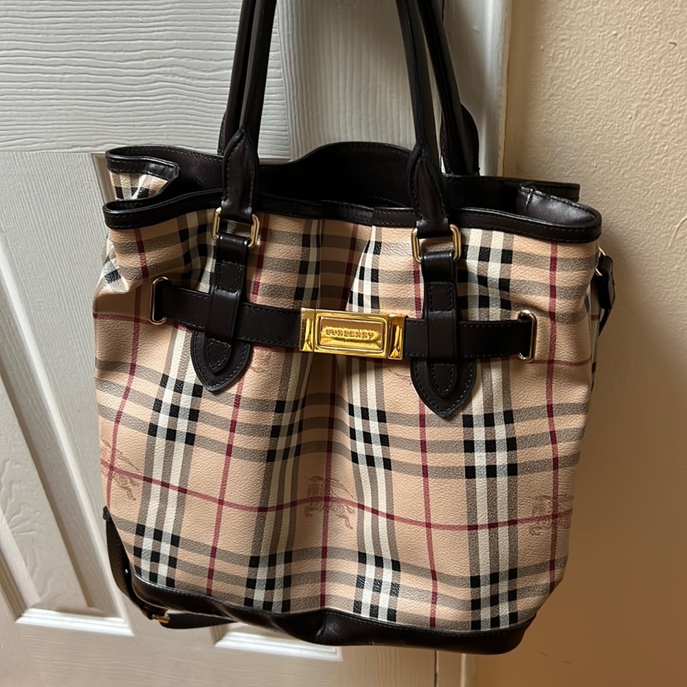 Burberry Tote bag with Sling Using good condition with dust bag - Picture 15 of 16